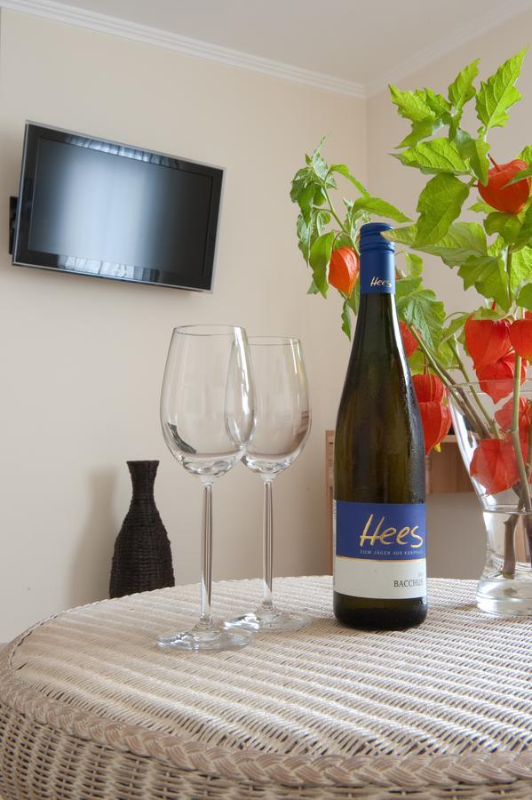 Auen Weingut Hees - Landgasthof Zum Jaeger Aus Kurpfalz חדר תמונה